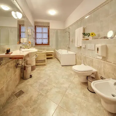 Vila With Jacuzzi On The Riviera *