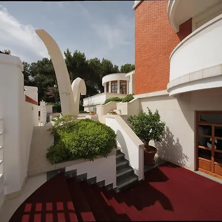 With Jacuzzi On The Riviera Vila *